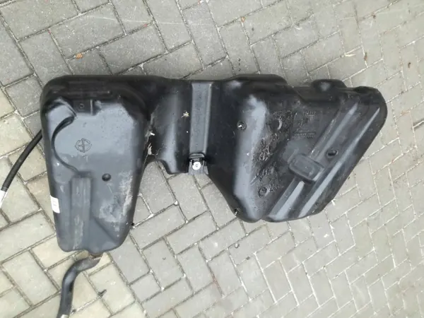 BMW F30 Brandstoftank 2.0D - OEM BMW F30 F31 image 3