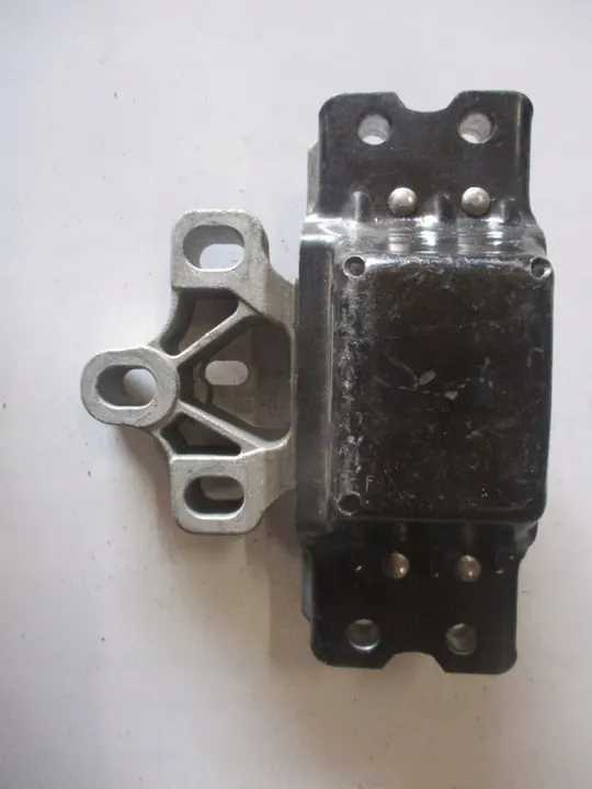 Engine Mount 3C0199555S image 2