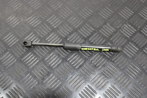 OEM 8888527844 Amortecedor do Capô para Lynk & Co 01 image 2
