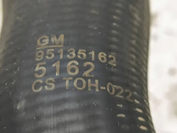 Buick Encore I 2021 Intercooler-Schlauch Links image 8