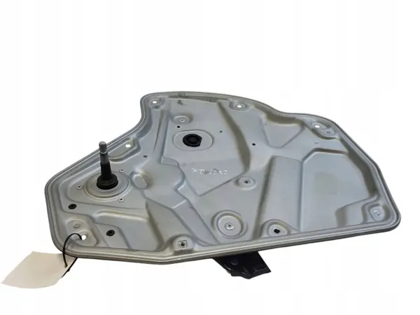 Régulateur manuel vitre arrière Skoda Octavia Mk2 OEM 117794G image 4
