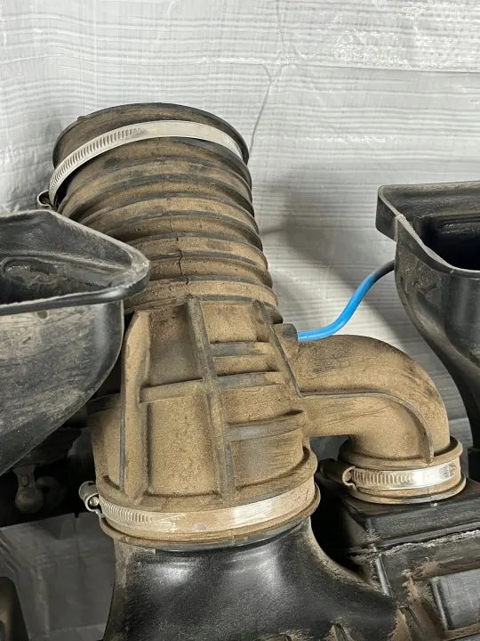 Porsche 991 Luftfilterabdeckung OEM 99111023101 image 4