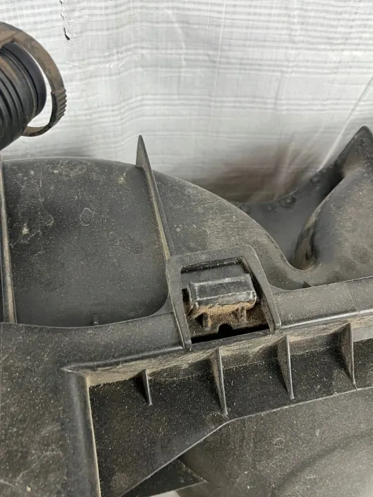 Porsche 991 Luftfilterabdeckung OEM 99111023101 image 8