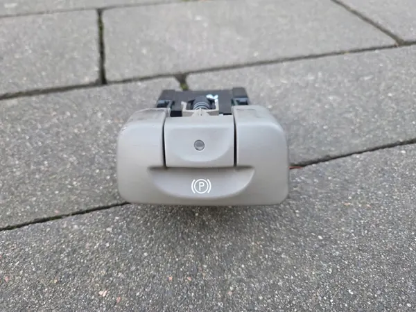 Bouton de Frein à Main Renault OEM 8200243681 - Occasion image 2