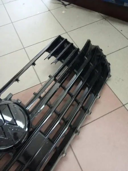 VW T6 Caravelle Grille 7L6853653J image 3