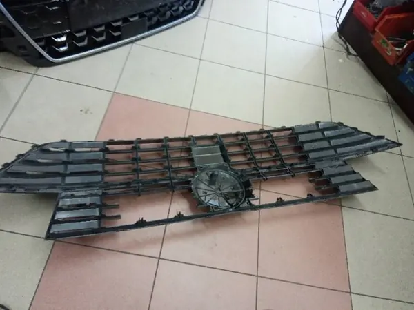 VW T6 Caravelle Grille 7L6853653J image 4