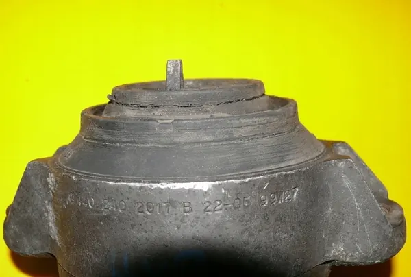 Supporto Motore Sinistro Mercedes W140 3.2 S-Class image 3