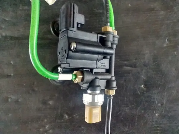 RVH500070 Ophangingsklep voor Range Rover L322 image 6