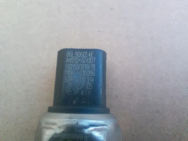 Capteur de pression de carburant AUDI A6 A5 A7 Q5 3.0TFSI 06L906054E image 2