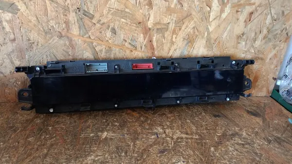 Tacho Renault OE OEM P8200461294H Gebraucht image 2