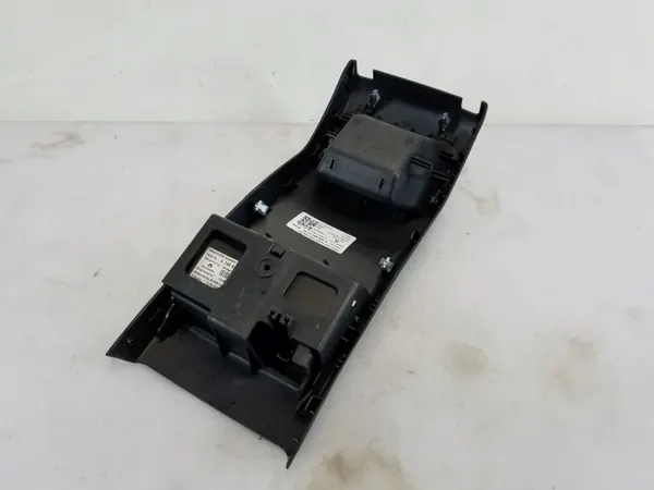 Hinterer Aschenbecher OEM A2466800250 Mercedes B-Klasse W246 image 3