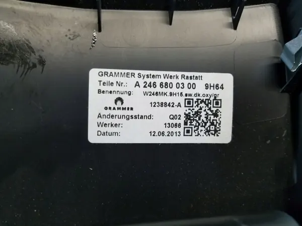 Hinterer Aschenbecher OEM A2466800250 Mercedes B-Klasse W246 image 5