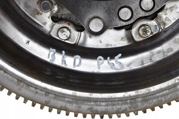 Kaksoismassavauhtipyörä DSG VW AUDI SEAT SKODA 2.0 TDI image 2