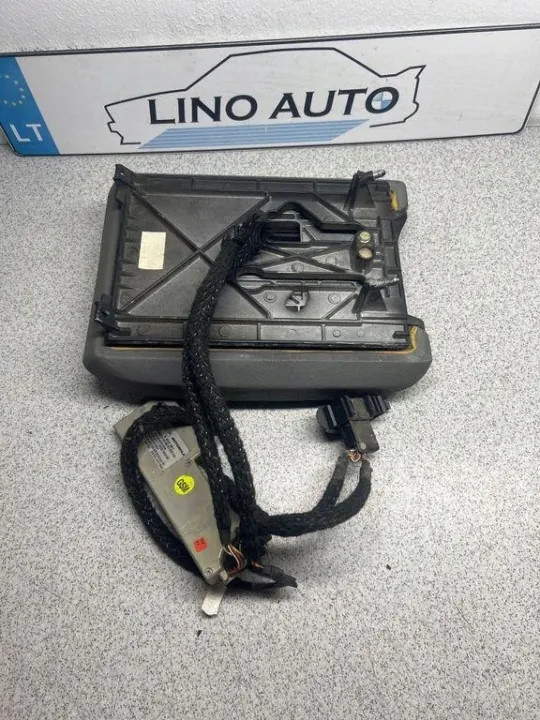 Accoudoir coulissant OEM 8213863 + téléphone BMW E39 image 3