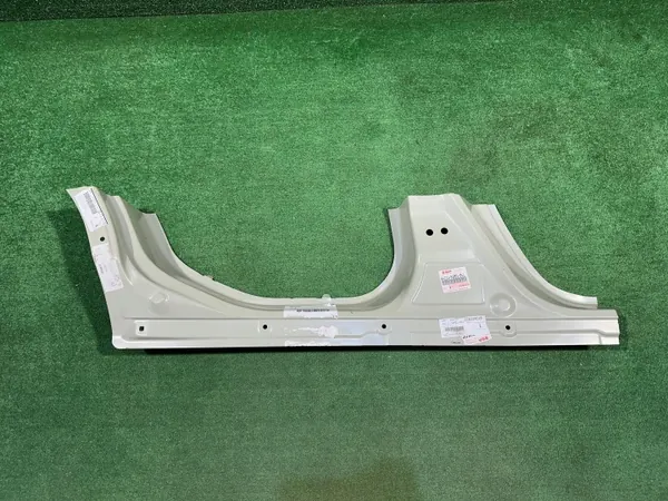 OEM 64111-54P01-P41 Höger pelaröverdrag för Suzuki Vitara image 2