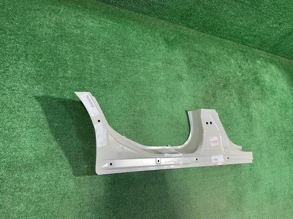 OEM 64111-54P01-P41 Höger pelaröverdrag för Suzuki Vitara image 3