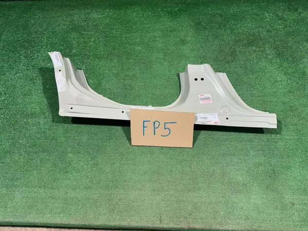 OEM 64111-54P01-P41 Höger pelaröverdrag för Suzuki Vitara image 7