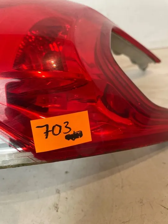 Luz trasera derecha Peugeot 2008 OE 9678074380 image 3