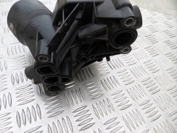 Audi Ölfilterbasis 05L117021A 2.0TDI 2020 image 3
