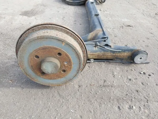 Viga de eje trasero OEM BELKA ZAWIESZENIA OŚ TYŁ image 5