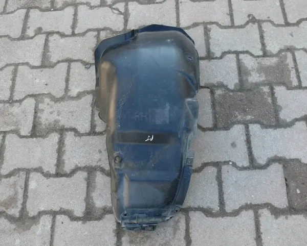 Taka-oikea lokasuoja OEM 86822-2L100 Hyundai i30 CW image 2