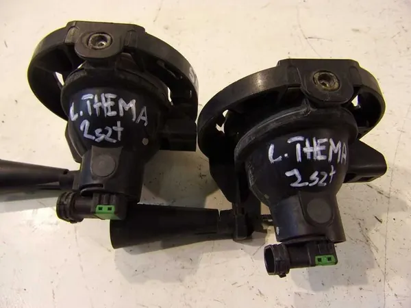 CHRYSLER 300C LANCIA THEMA 11 HALOGEN 5182021AA image 7