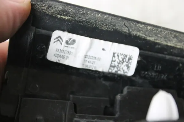 OEM 9835109780 Linke Stoßstangenleiste für Citroen C4 III image 4