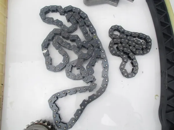 MERCEDES W176 W246 W205 W212 CLA W117 GLA 1.6 2.0 CGI Conjunto de Distribución image 2