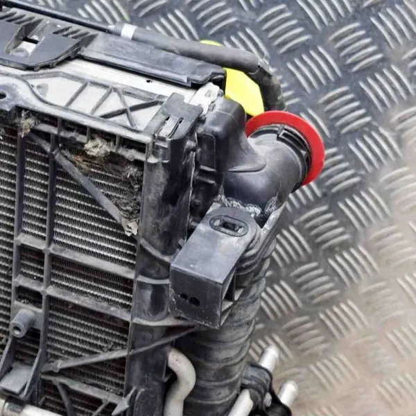 Pièce de refroidissement Porsche OE 7P0121203D d'occasion image 4