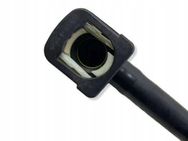 Conduto combustível Volvo OEM 32224152 - Usado image 3