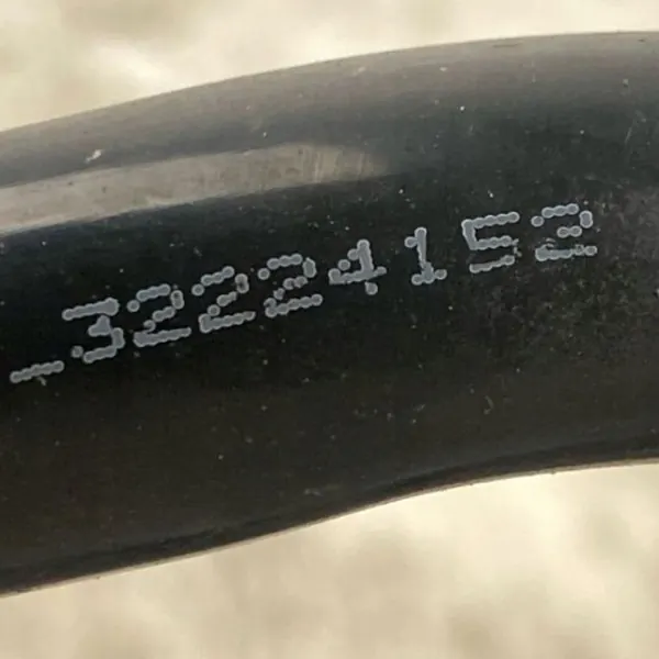 Conduto combustível Volvo OEM 32224152 - Usado image 5