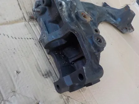 Suporte de montagem Scania R OEM 1727270 - Usado image 3