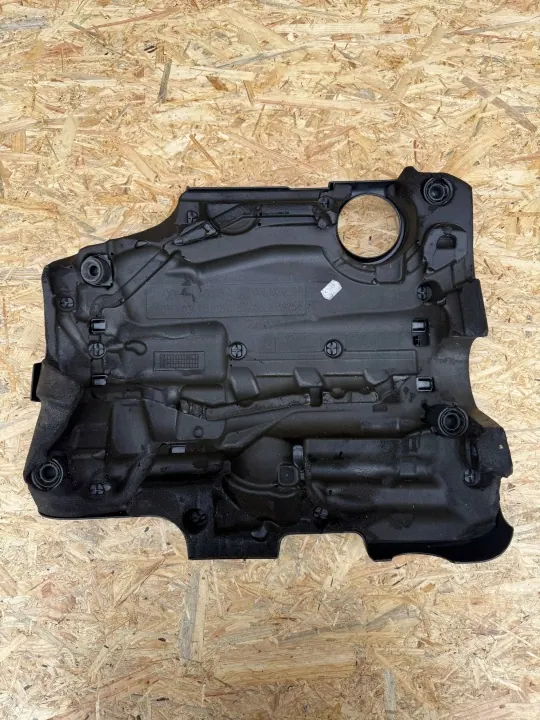 Skoda Octavia Mk2 moottorikansi OEM 03G103925E image 3
