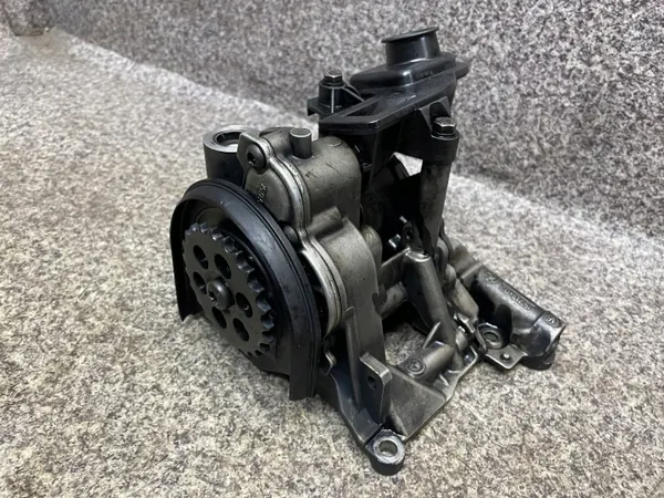 BMW Öljypumppu OEM 7823009-11 3.0D N57 moottorille image 2
