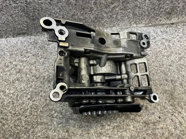 BMW Öljypumppu OEM 7823009-11 3.0D N57 moottorille image 7