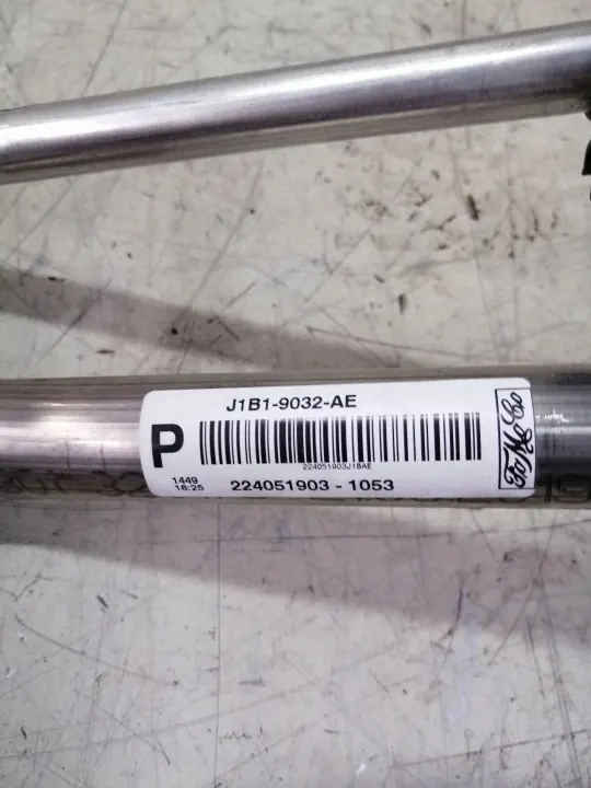 Pescoço de enchimento combustível OEM J1B19032AE Ford Fiesta mk8 image 3