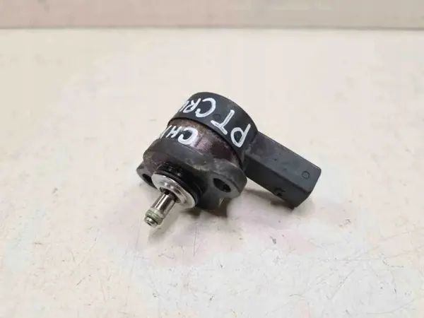 Chrysler PT Cruiser 2002 Bränsletrycksregulator A6110780149 image 2