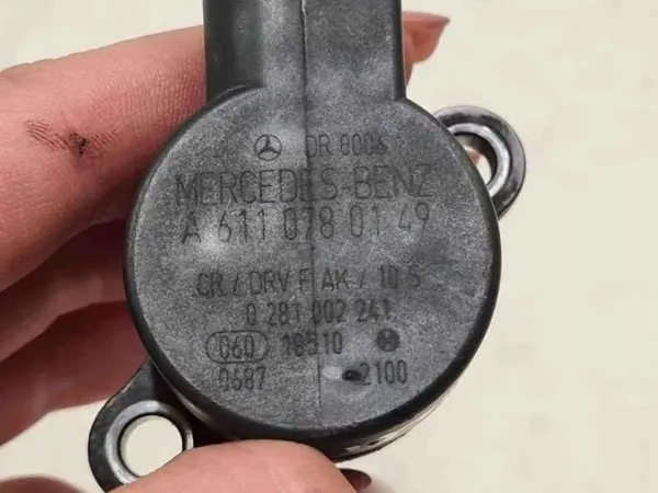 Chrysler PT Cruiser 2002 Bränsletrycksregulator A6110780149 image 5