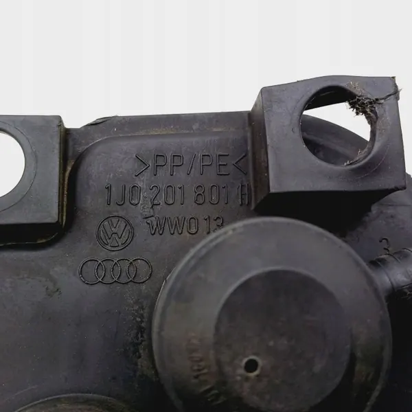 Filtre à charbon usagé OEM DRC100920 pour VW Golf IV image 4