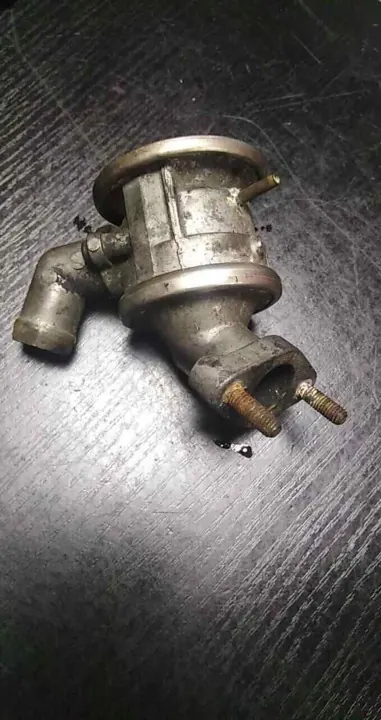 Pompe à air secondaire BMW OEM 1704887 pour Série 5 E34 image 2
