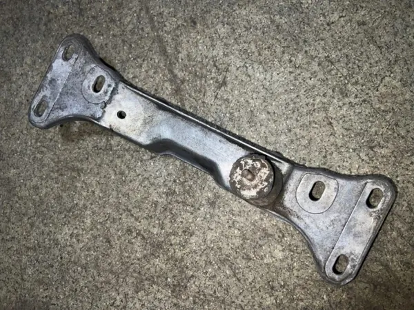 BMW Växellådsfäste OEM 1092476 för 5 Touring image 2