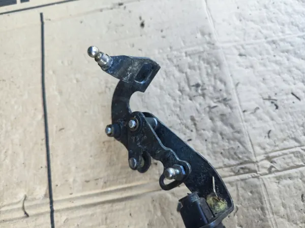 Mécanisme de pédale d'accélérateur MERCEDES W124 2.5d OM605 - OEM image 4