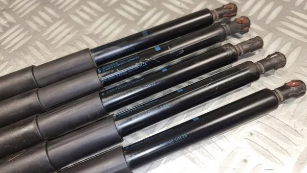 BMW 5 E61 Baklucka Dämpare 340N OEM 7178273 image 9