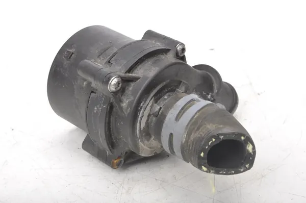VATTENPUMP VOLKSWAGEN PASSAT B8 1.8 TSI 5Q0121599AK image 3