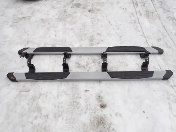 Marches OEM 51083-YY070 pour Toyota Tundra image 4