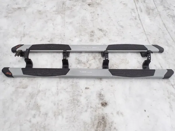 Marches OEM 51083-YY070 pour Toyota Tundra image 9