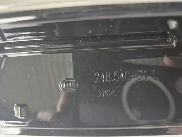 Audi Q6 E-Tron Strålkastarglas OEM Q6 Vänster Fram Begagnad image 3