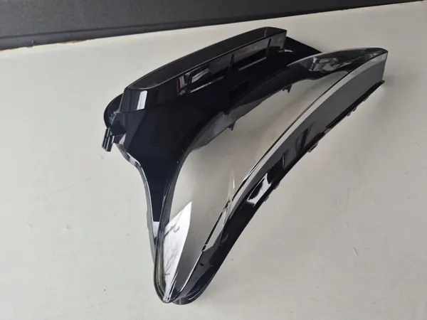 Audi Q6 E-Tron Strålkastarglas OEM Q6 Vänster Fram Begagnad image 9