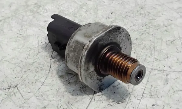 Sensor presión combustible Ford Fiesta OEM 55PP001 image 2