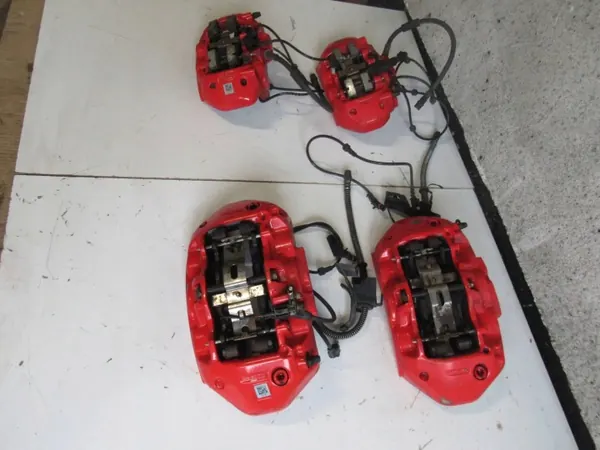 Mercedes-Benz Bremsscheiben & Sattel Set OEM 11H04 image 3